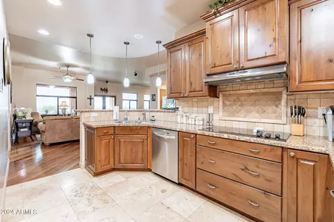 Kitchen - 343 W Canyon St, Apache Junction, AZ 85120 photo 2 of 3