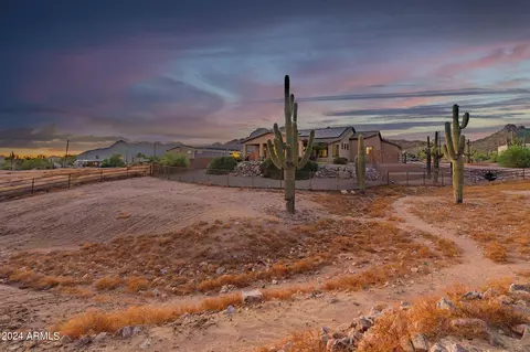 Exterior - 343 W Canyon St, Apache Junction, AZ 85120 photo 17 of 18