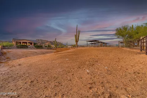 Exterior - 343 W Canyon St, Apache Junction, AZ 85120 photo 14 of 18