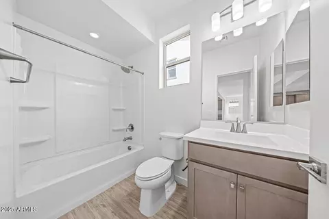 Bath - 2957 E Cherry Hill Dr, Gilbert, AZ 85298 photo 3 of 3