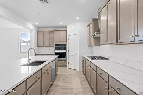 Kitchen - 2957 E Cherry Hill Dr, Gilbert, AZ 85298 photo 2 of 2