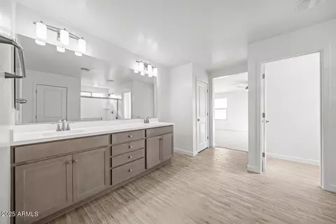 Entry Way - 2957 E Cherry Hill Dr, Gilbert, AZ 85298 photo 2 of 2