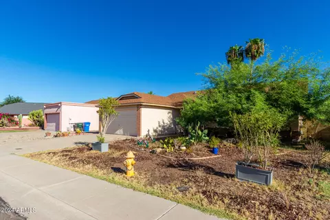 124 W Michelle Dr, Phoenix, AZ 85023