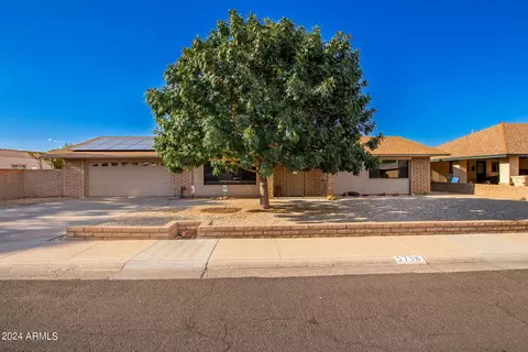 5738 W Frier Dr, Glendale, AZ 85301