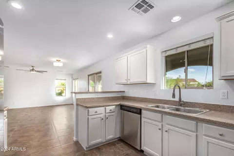 2933 E Blue Ridge Way, Gilbert, AZ 85298 photo 16