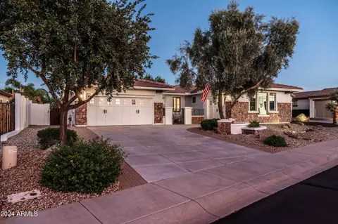 Exterior - 6583 S Legend Ct, Gilbert, AZ 85298 photo 5 of 16