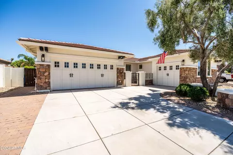 Exterior - 6583 S Legend Ct, Gilbert, AZ 85298 photo 2 of 16