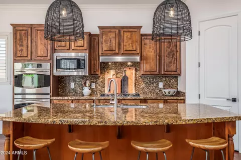Kitchen - 6583 S Legend Ct, Gilbert, AZ 85298 photo 2 of 5