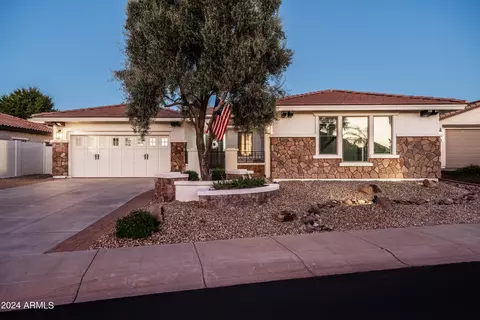 Exterior - 6583 S Legend Ct, Gilbert, AZ 85298 photo 4 of 16