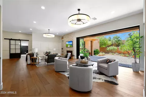 4440 E Camelback Rd #32, Phoenix, AZ 85018 photo 13