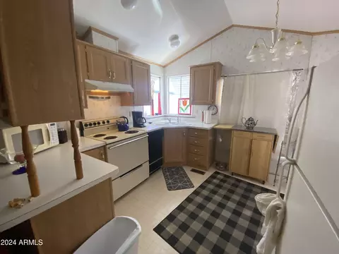 2125 S Dakota Ave, Apache Junction, AZ 85119 photo 2
