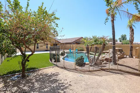 2006 E Aire Libre Ave, Phoenix, AZ 85022 photo 4