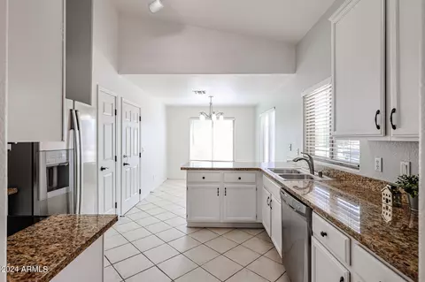 2006 E Aire Libre Ave, Phoenix, AZ 85022 photo 7