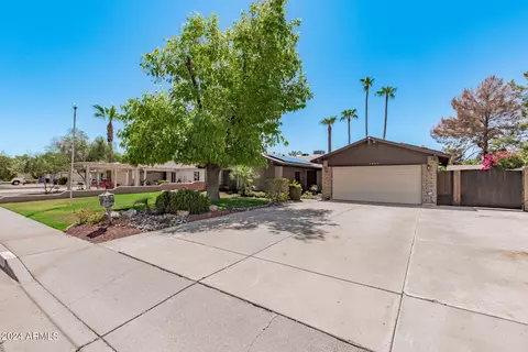 2409 W Acoma Dr, Phoenix, AZ 85023