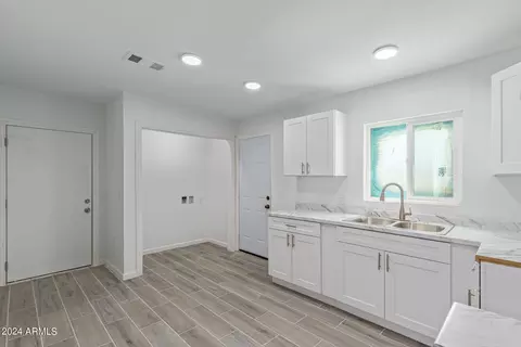 2011 W Cypress St, Phoenix, AZ 85009 photo 3