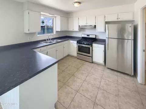 Kitchen - 4847 W Granada Rd, Phoenix, AZ 85035 photo 2 of 2