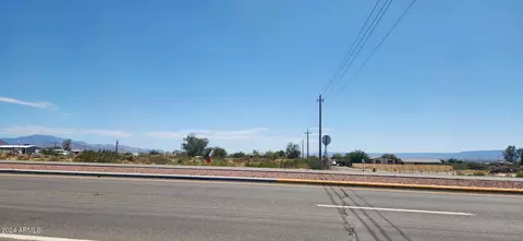 4286 S Us Highway 68 -- #16, Golden Valley, AZ 86413