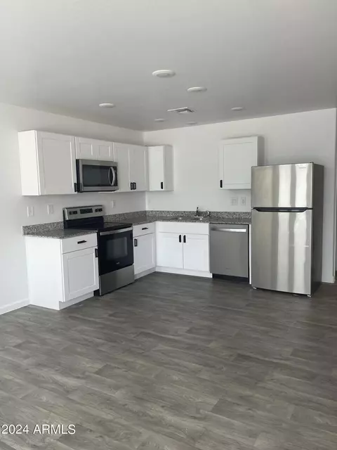 445 Baskin Dr, Morristown, AZ 85342 photo 3