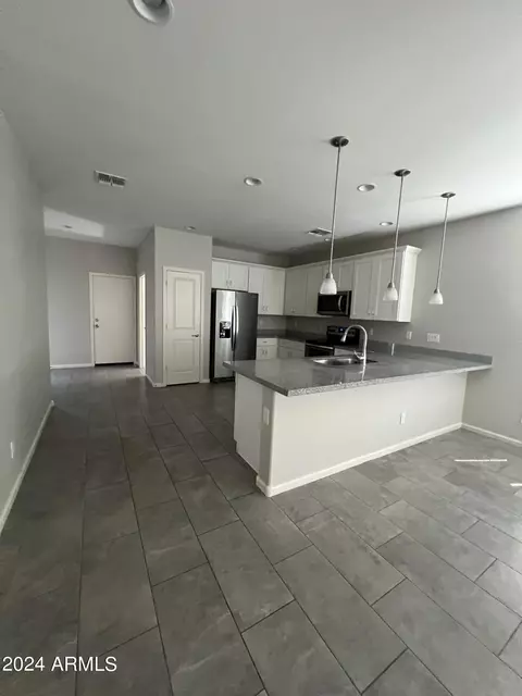 7311 S 17th Dr, Phoenix, AZ 85041 photo 11