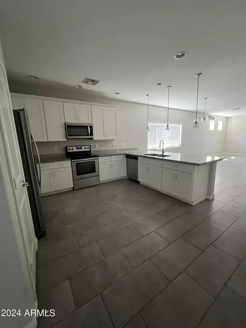 7311 S 17th Dr, Phoenix, AZ 85041 photo 10