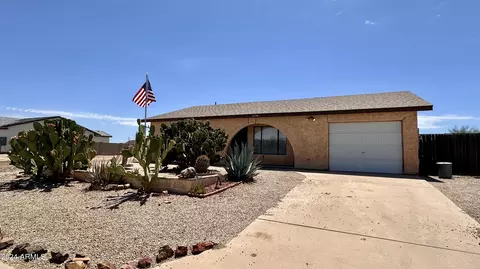 8867 W Tinajas Dr, Arizona City, AZ 85123