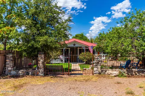 738 W Main St, Superior, AZ 85173