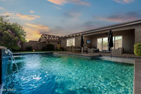 3931 E Chestnut Ln, Gilbert, AZ 85298 photo 4