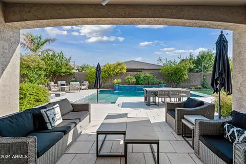 3931 E Chestnut Ln, Gilbert, AZ 85298 photo 3