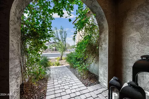 3931 E Chestnut Ln, Gilbert, AZ 85298 photo 8