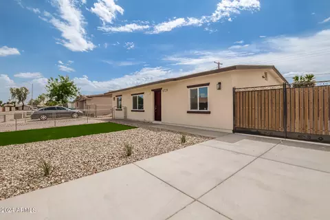 6729 W Wolf St, Phoenix, AZ 85033 photo 3