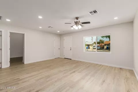 6729 W Wolf St, Phoenix, AZ 85033 photo 7