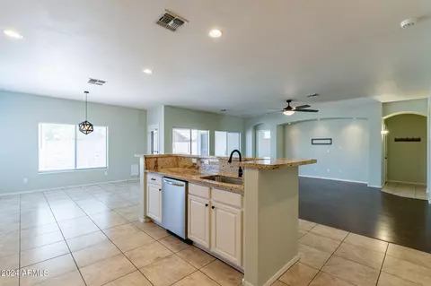 1516 E Constance Way, Phoenix, AZ 85042 photo 8