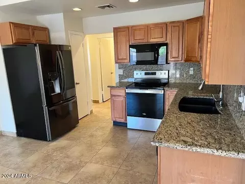 1007 W Oraibi Dr, Phoenix, AZ 85027 photo 3