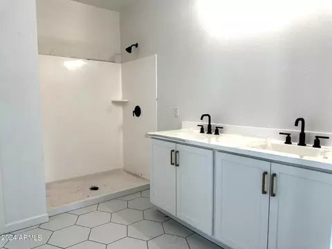 Bath - 25911 N 23rd Ave, Phoenix, AZ 85085 photo 1 of 2