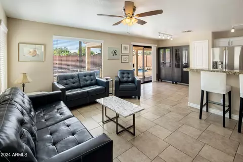 2103 E Daley Ln, Phoenix, AZ 85024 photo 6