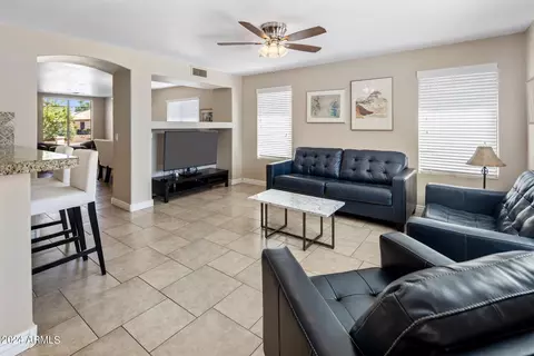 2103 E Daley Ln, Phoenix, AZ 85024 photo 7