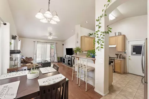 1260 S Lindsay Rd #4, Mesa, AZ 85204