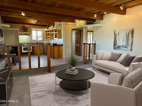 50644 N 33rd Ave, New River, AZ 85087