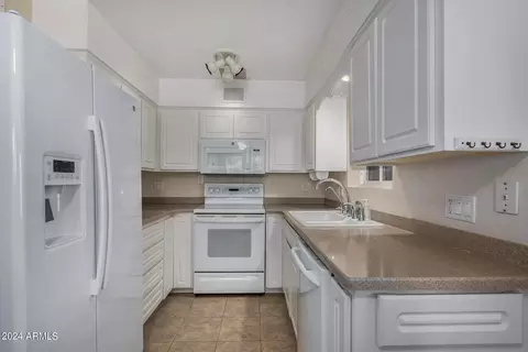 7126 E Arcadia Cir, Mesa, AZ 85208 photo 2