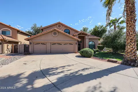 919 W Sherri Dr W, Gilbert, AZ 85233 photo 2