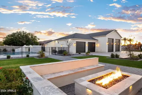 2125 E Lexi Ln, Gilbert, AZ 85298 photo 3