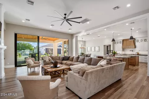 2125 E Lexi Ln, Gilbert, AZ 85298 photo 12