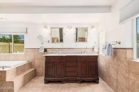 513 E Angela Dr, Phoenix, AZ 85022 photo 3