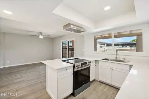 8426 N 33rd Dr, Phoenix, AZ 85051