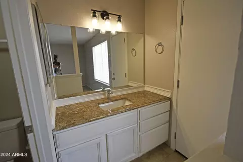 4055 E Maldonado Dr, Phoenix, AZ 85042 photo 9