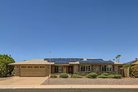9834 W Amber Trl, Sun City, AZ 85351