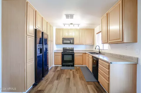 3233 W Libby St, Phoenix, AZ 85053 photo 3