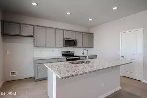2726 E Bluff Springs Ave, Apache Junction, AZ 85119 photo 6
