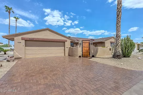 9450 W Newport Dr, Sun City, AZ 85351