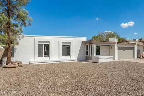 19669 N 3rd Dr, Phoenix, AZ 85027